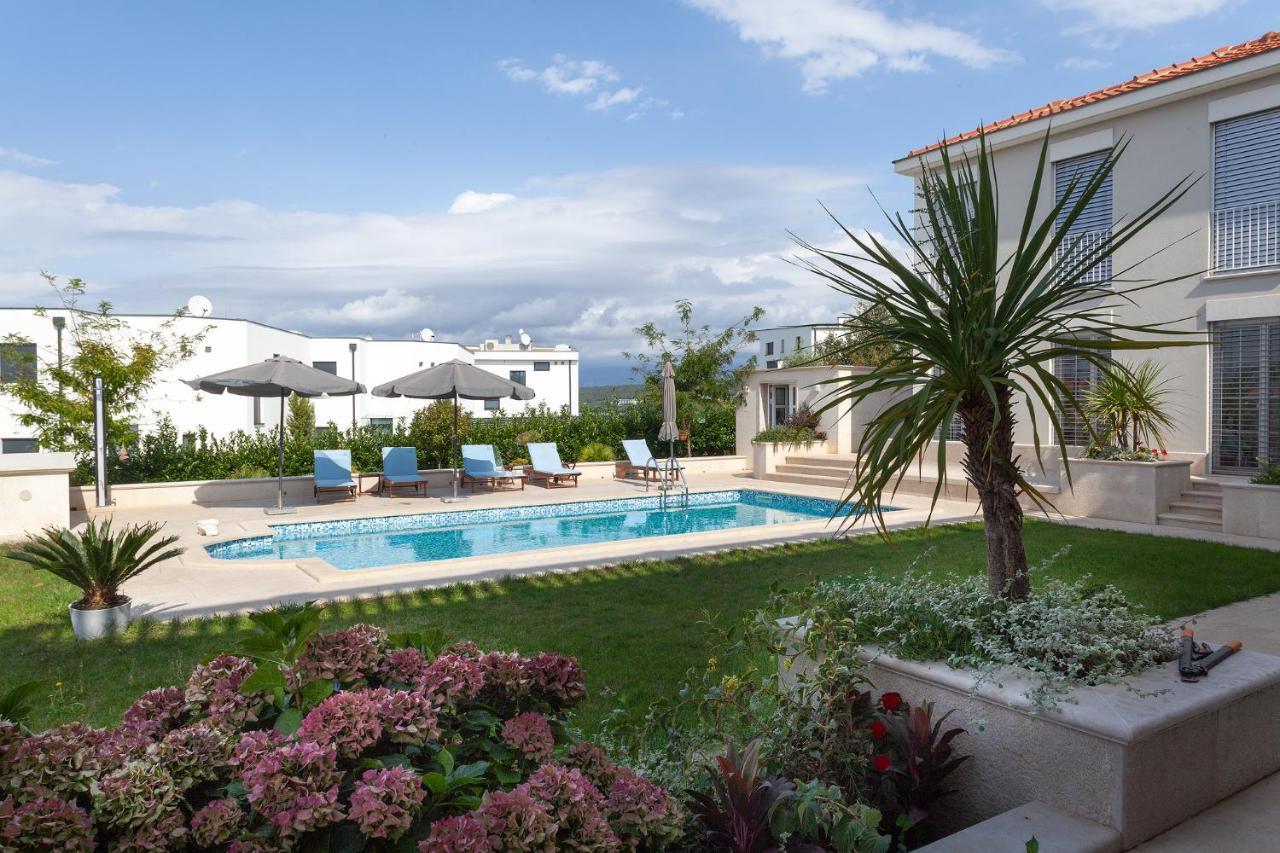 Luxury Rooms Vila Carissa Malinska Esterno foto