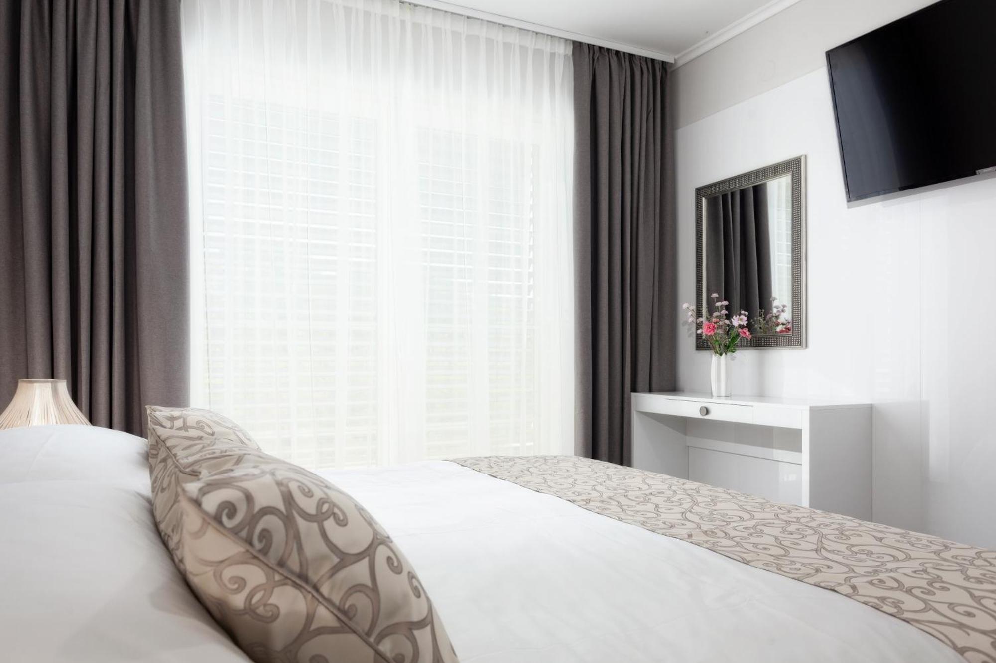 Luxury Rooms Vila Carissa Malinska Esterno foto