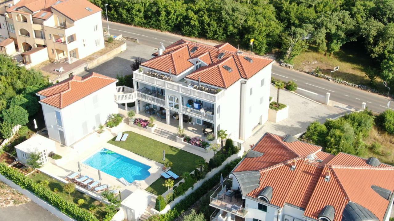 Luxury Rooms Vila Carissa Malinska Esterno foto