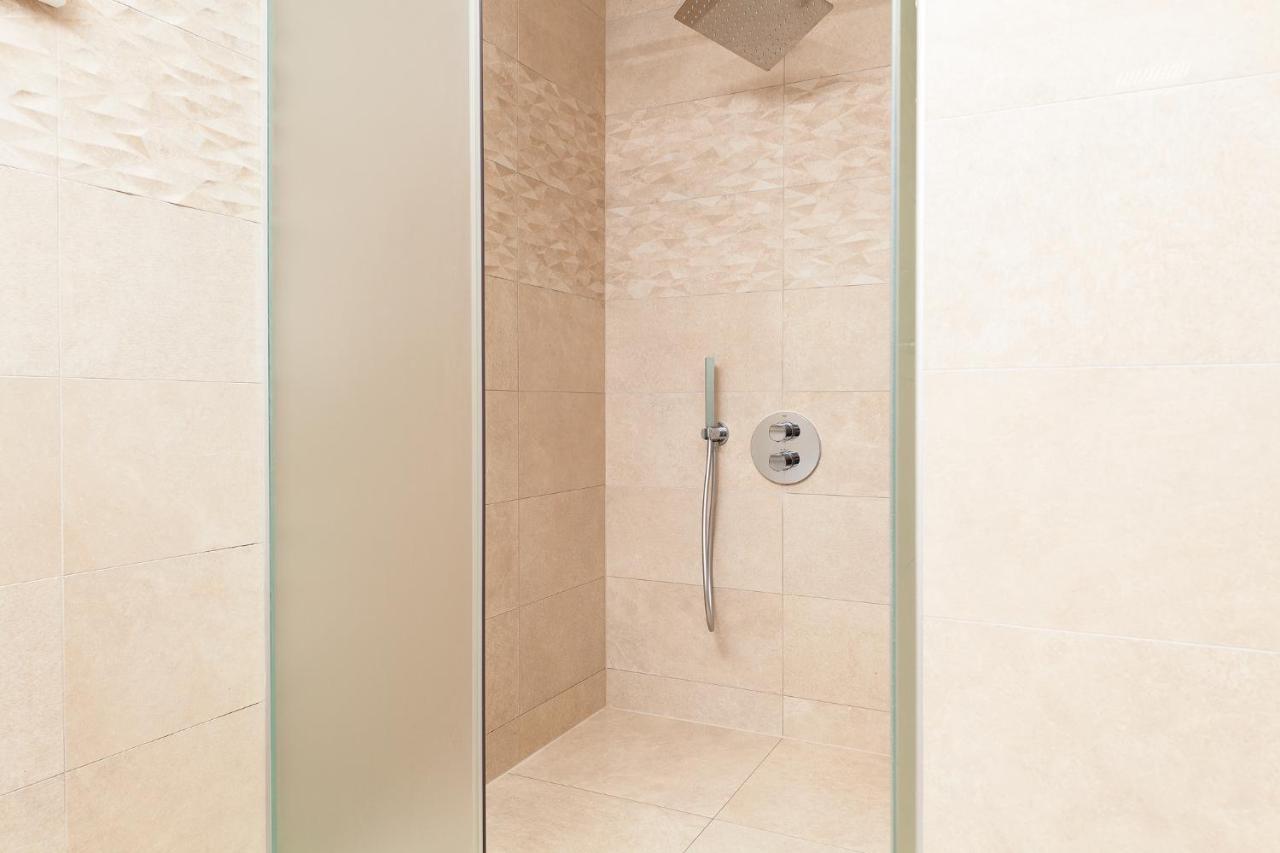 Luxury Rooms Vila Carissa Malinska Esterno foto